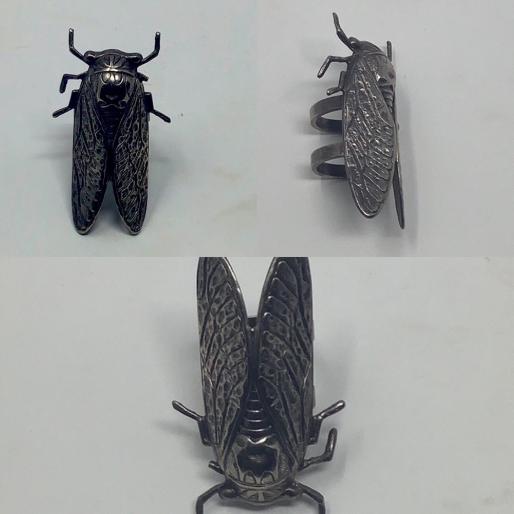 Nwot Silver Tone Cicada Insect Statement Ring - image 1